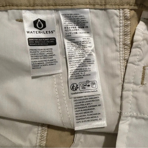 LEVI’S Sz 26 Trouser Shorts Pleated Front Slight Stretch Pockets NEW W/ TAGS - Picture 10 of 10